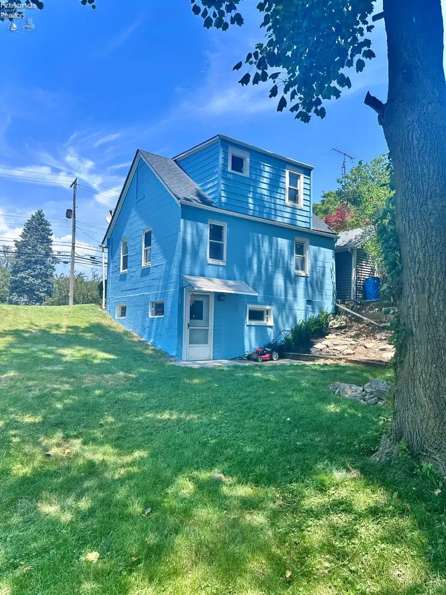 2406 W Monroe Street, Sandusky, OH 44870 - #2