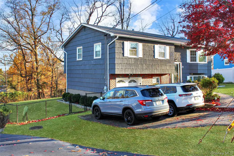 39 Greywood Drive, Orangeburg, NY 10962 - Image #2