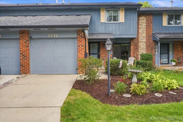 1251 Croydon Court, Wheaton, IL 60189