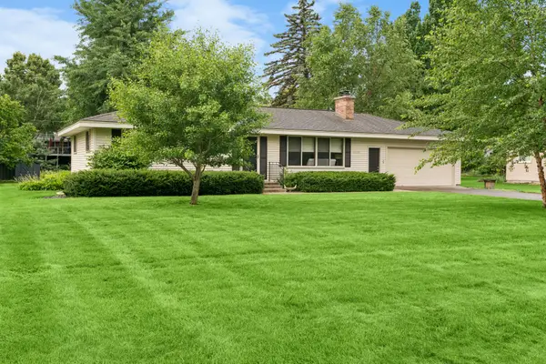 15525 7th Avenue N, Plymouth, MN 55447