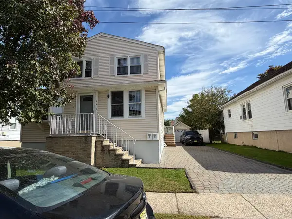 42 Agar Place, South Hackensack, NJ 07606