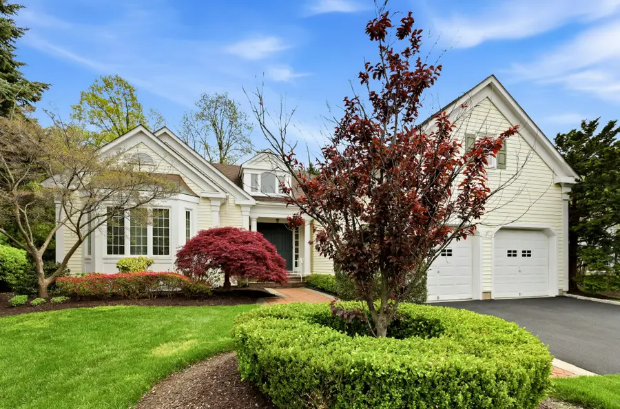 41 Evergreen Circle, Manhasset, NY 11030 - #2