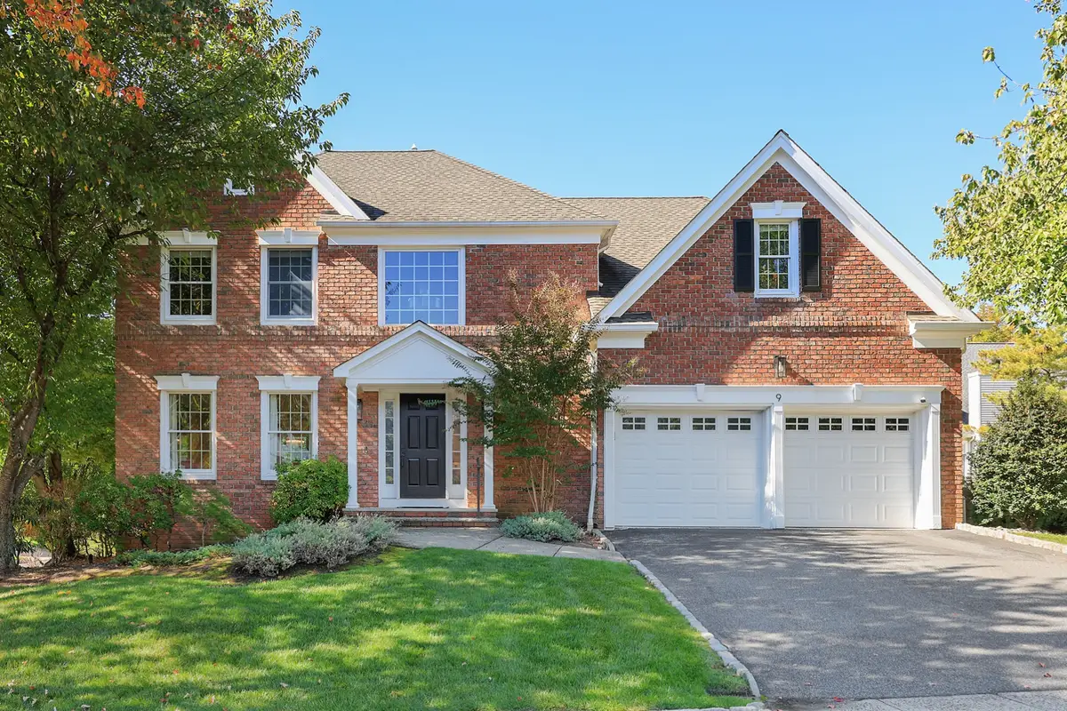 9 Apple Tree Ln, Warren, NJ 07059 - #1