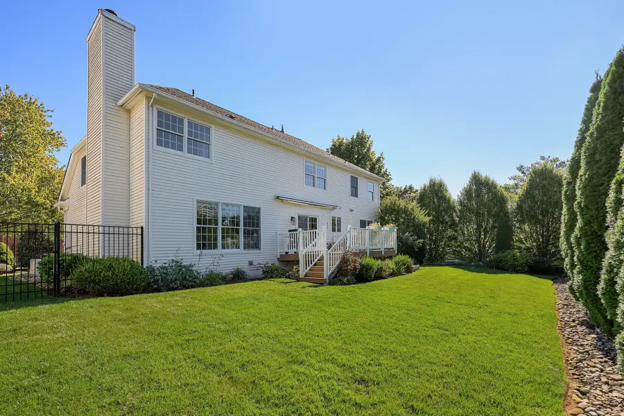 9 Apple Tree Ln, Warren, NJ 07059 - #2