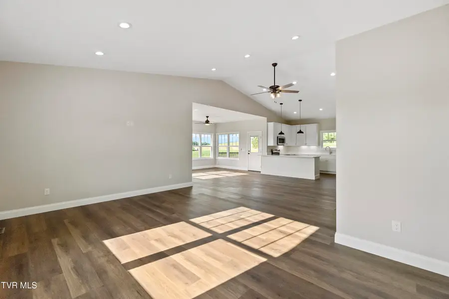 71 Clear Mountain Tr, Greeneville, TN 37745 - #3