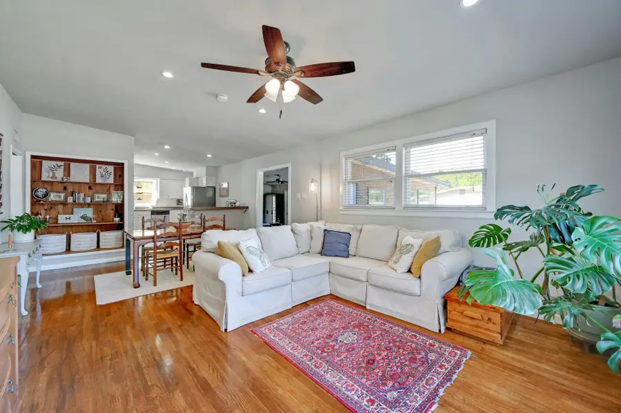 354 Maplewood Lane, San Antonio, TX 78216 - Image #3