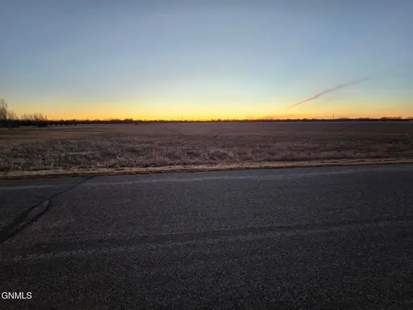 5310 Falconer Drive, Bismarck, ND 58504