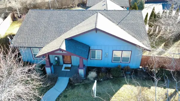 61260 Sunflower Ln, Bend, OR 97702