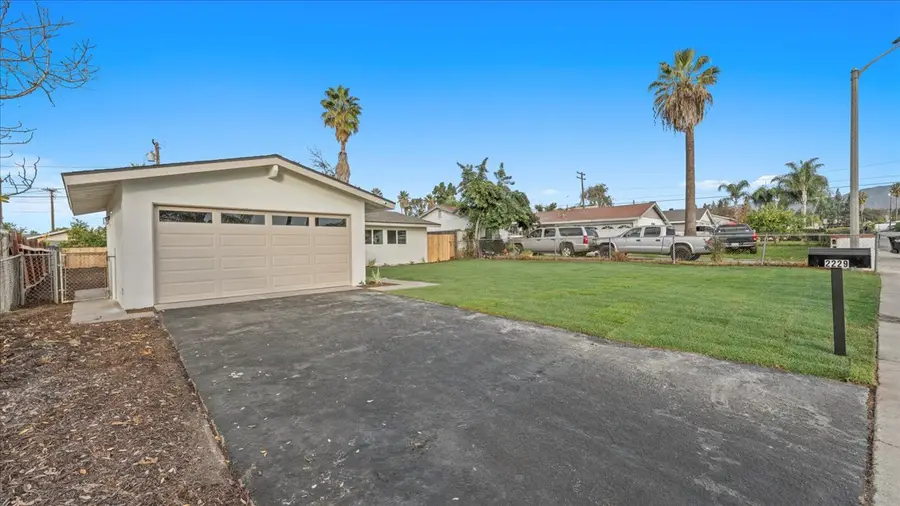 2229 Larchmont, Pomona, CA 91767 - Image #2