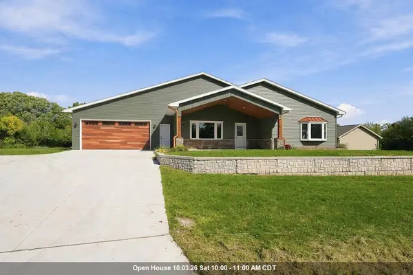 661 E RIVER DRIVE, Omro, WI 54963