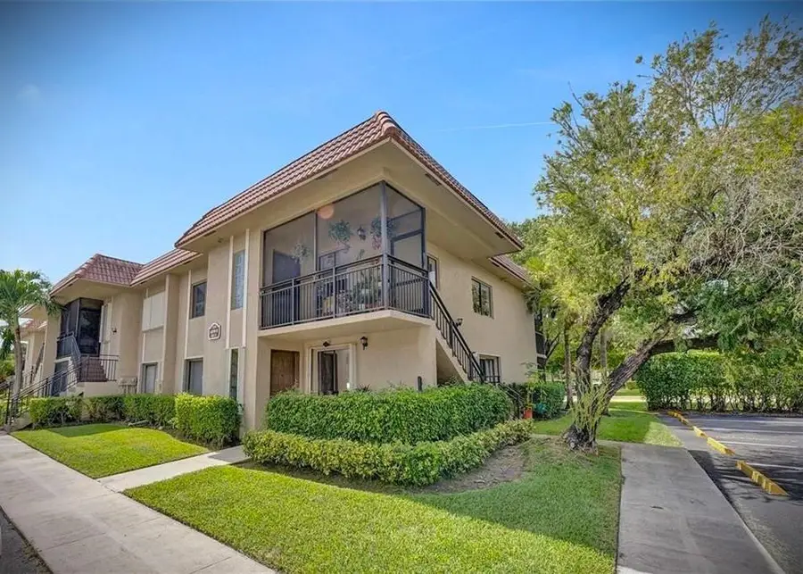 334 Lakeview Drive #204, Weston, FL 33326 - #2