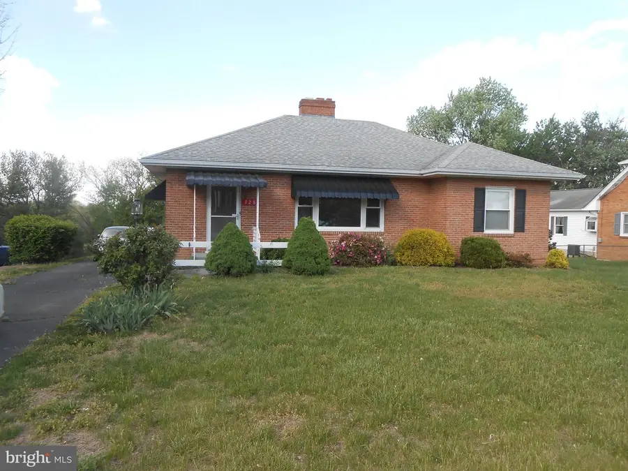 328 Longview Ave, Winchester, VA 22601 - #3
