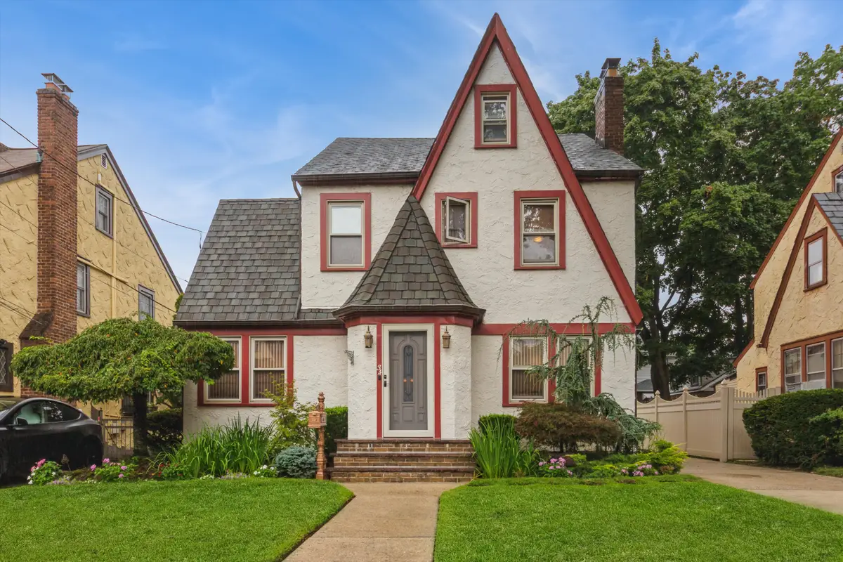 34 Archer Road, West Hempstead, NY 11552 - #1
