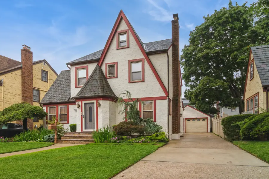 34 Archer Road, West Hempstead, NY 11552 - #2