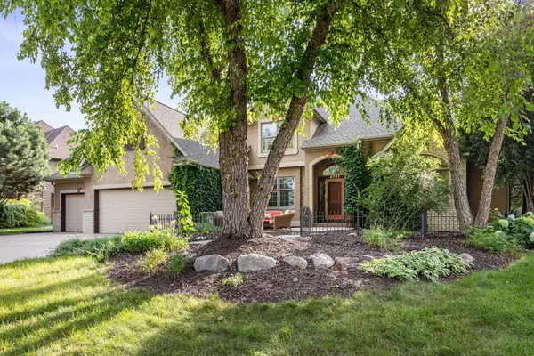 8787 Ridge Ponds Lane, Victoria, MN 55386