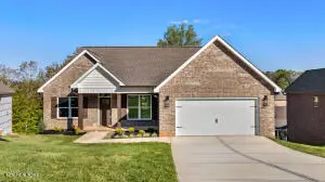 690 Carrington Blvd, Lenoir City, TN 37771
