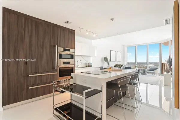 851 NE 1st Ave #4106, Miami, FL 33132