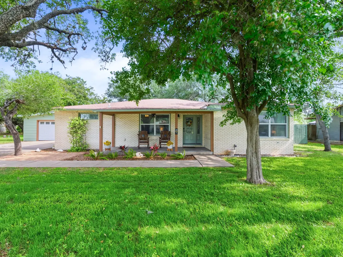 1218 W Richard Avenue, Kingsville, TX 78363 - #1