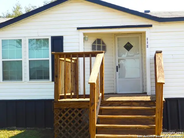 110 Crestfield Dr, Pleasanton, TX 78064 - #3