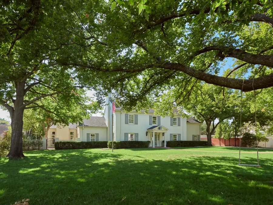 6803 Avondale Drive, Nichols Hills, OK 73116 - #2