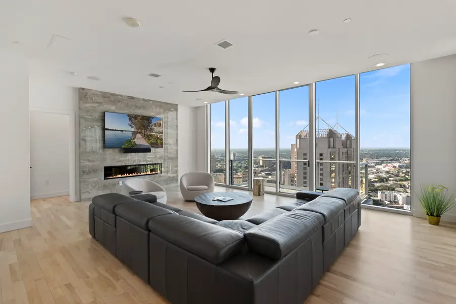 610 E Market #UNIT 3304, San Antonio, TX 78205 - #3