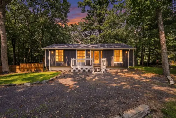 141 Fox Road, Dingmans Ferry, PA 18328