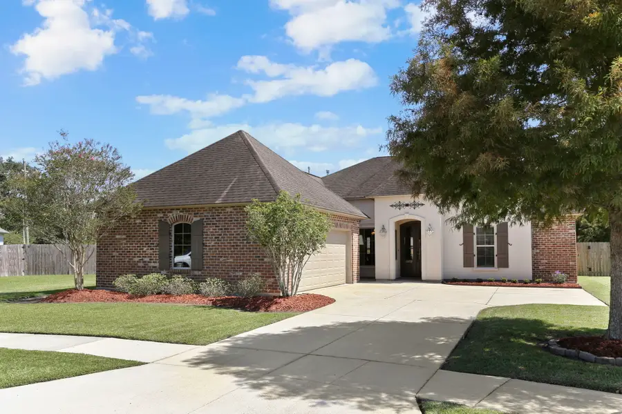 16472 Orchard Way Dr, Prairieville, LA 70769 - Image #2