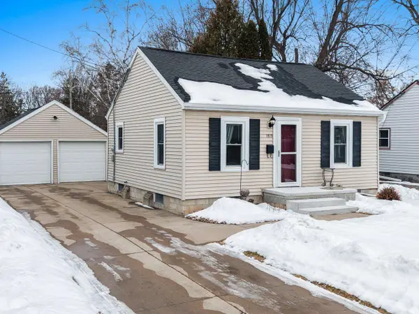1815 N ULLMAN STREET, Appleton, WI 54911