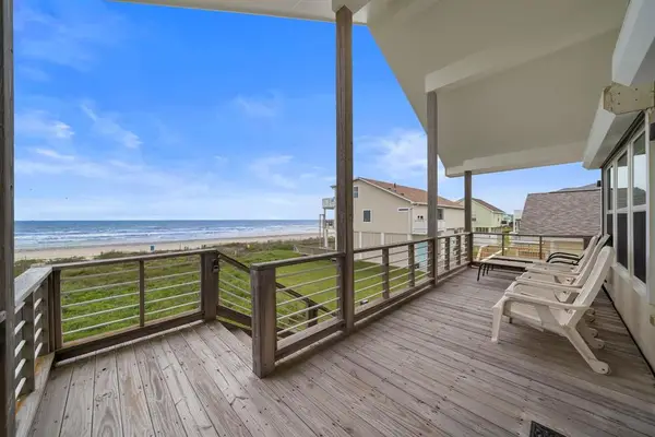 17515 Bristow Drive, Galveston, TX 77554
