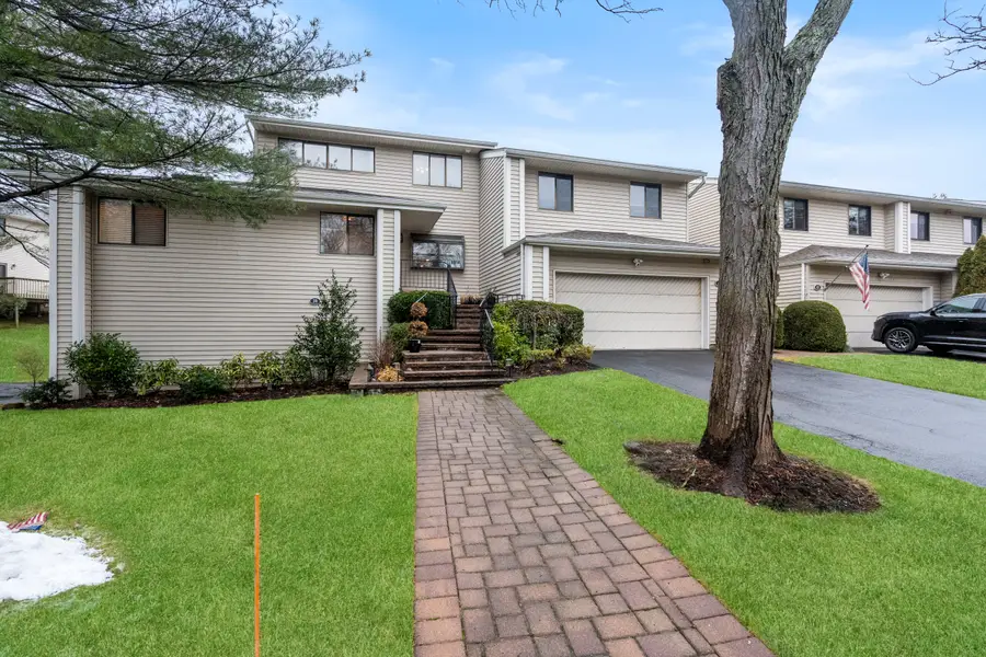 39 Chestnut Lane, Woodbury, NY 11797 - #2