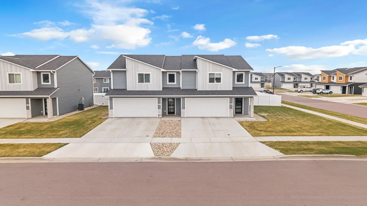 516 Oxford Ave, Harrisburg, SD 57032 - #1