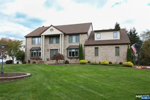 602 Mill Run, Paramus Boro, NJ 07652