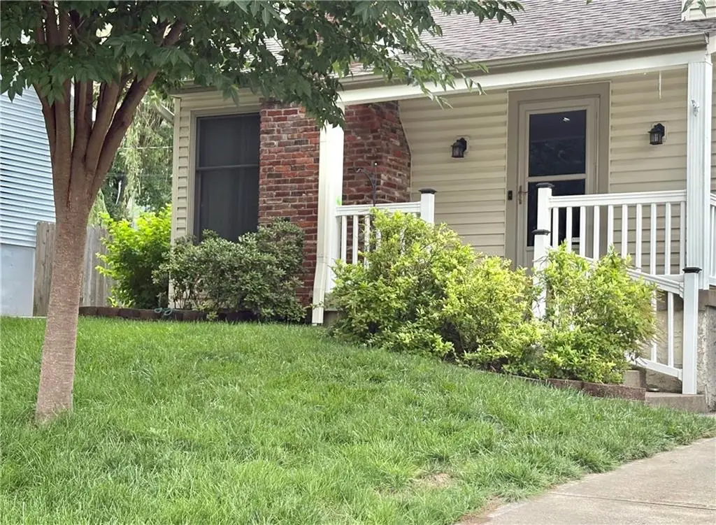 819 E Northview Street, Olathe, KS 66061 - #1