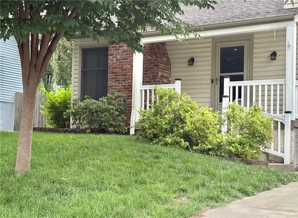 819 E Northview Street, Olathe, KS 66061