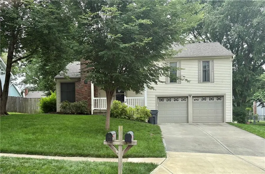 819 E Northview Street, Olathe, KS 66061 - #2