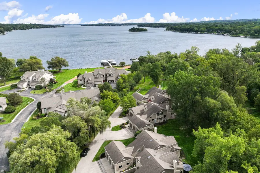 W304N2358 N Westwind Dr, Delafield, WI 53072 - #3