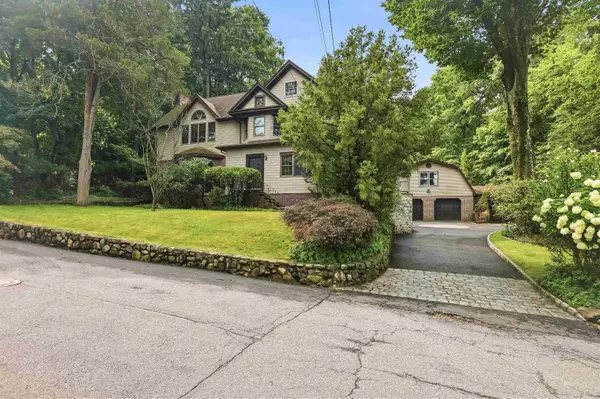 41 Crest Road, Hillsdale, NJ 07642