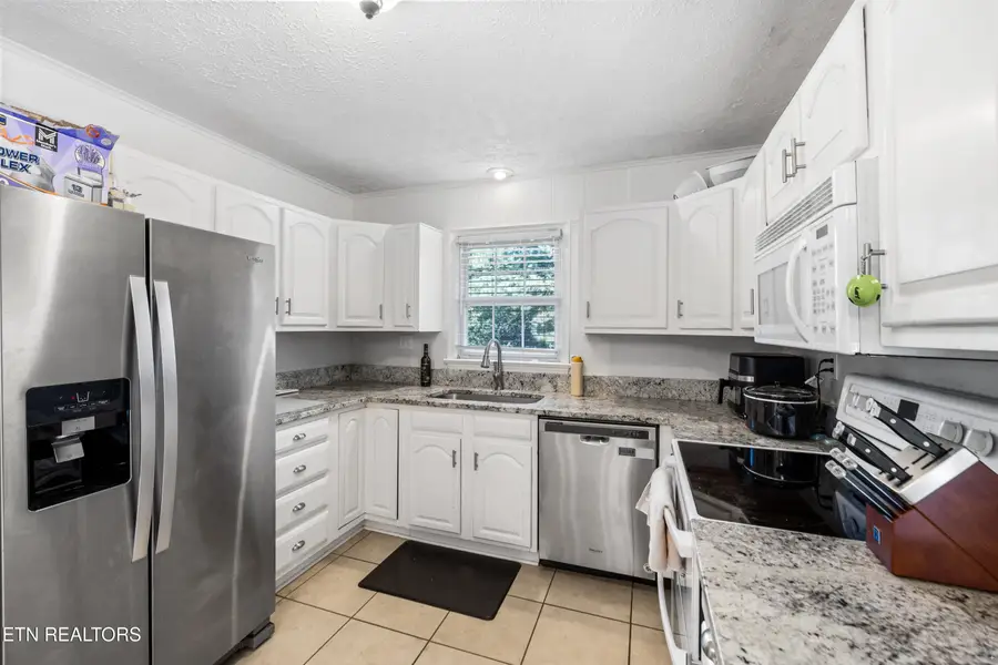 941 Rosedale Ave, Kingston, TN 37763 - #2