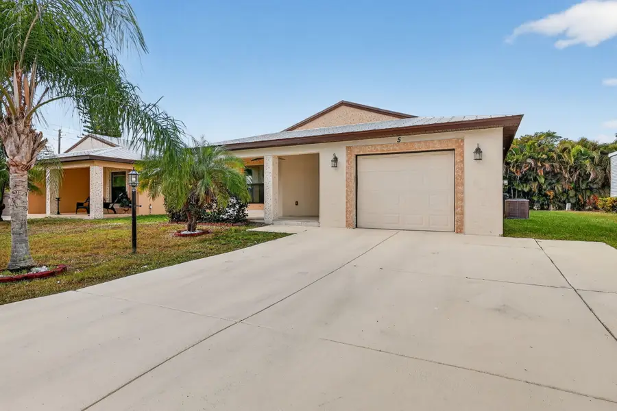 5 Flamenco Way, Port Saint Lucie, FL 34952 - #2