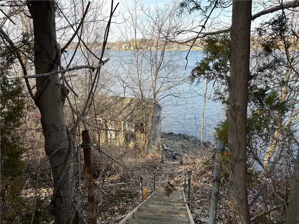 351 County, Barrington, RI 02806