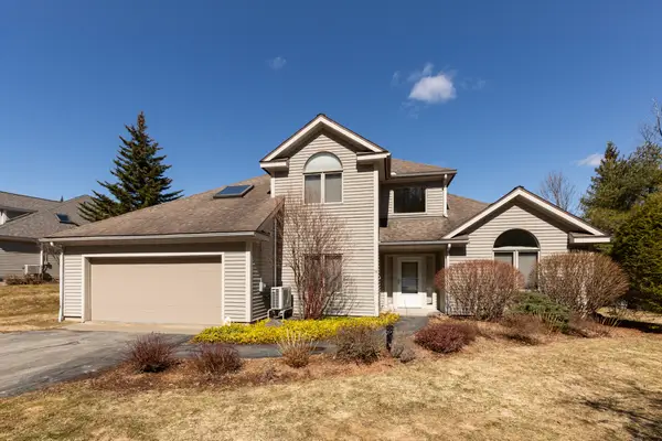 14 Sterling Springs Drive, Hartford, VT 05001