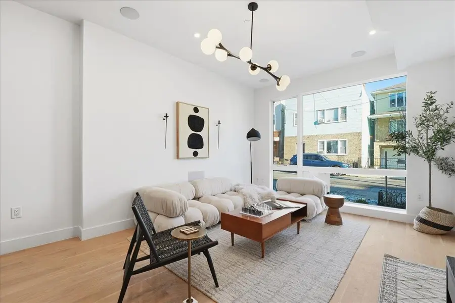 105 LAIDLAW AVE #1, Jersey City, NJ 07306 - #2