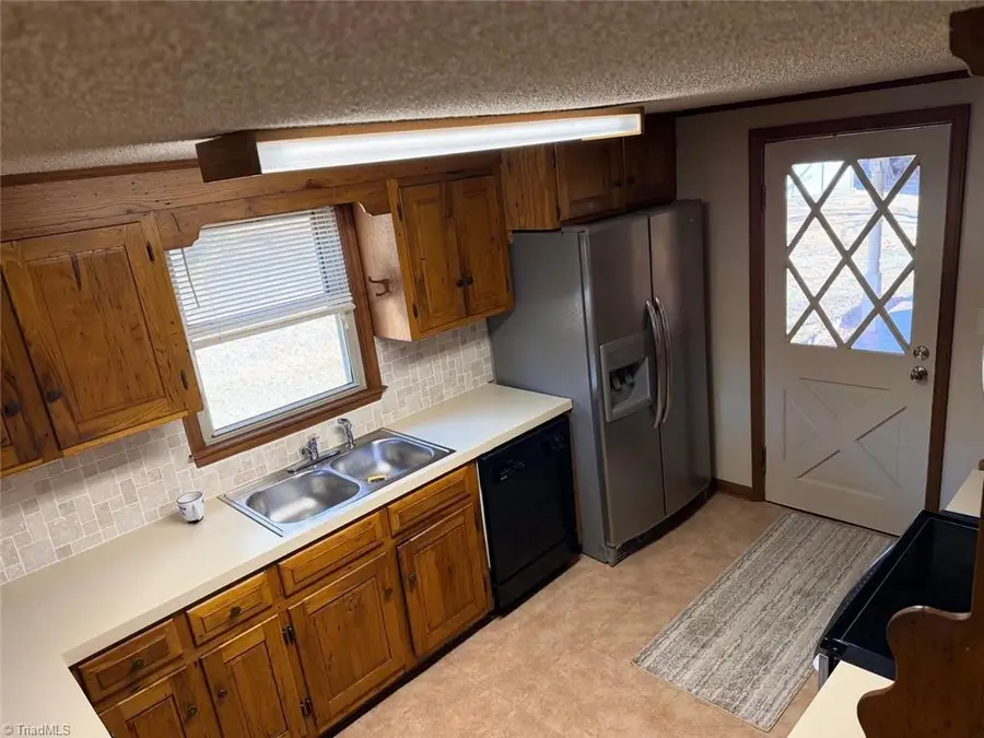 226 White Plains Road, Roaring River, NC 28669 - #3