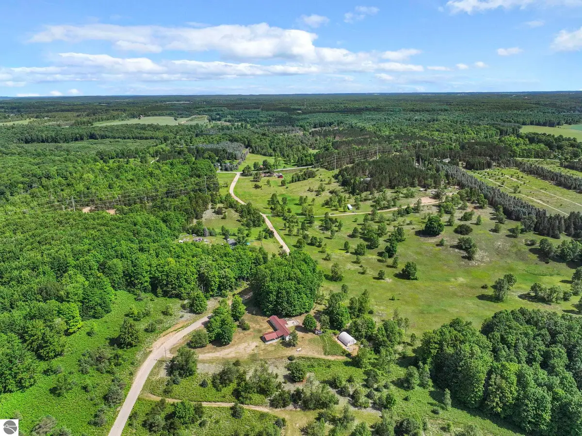4622 Vista Valley Trail, Mesick, MI 49668 - #1