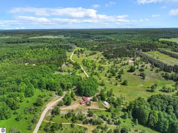 4622 Vista Valley Trail, Mesick, MI 49668
