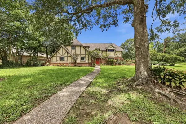 4702 Frost Place, Orange, TX 77630