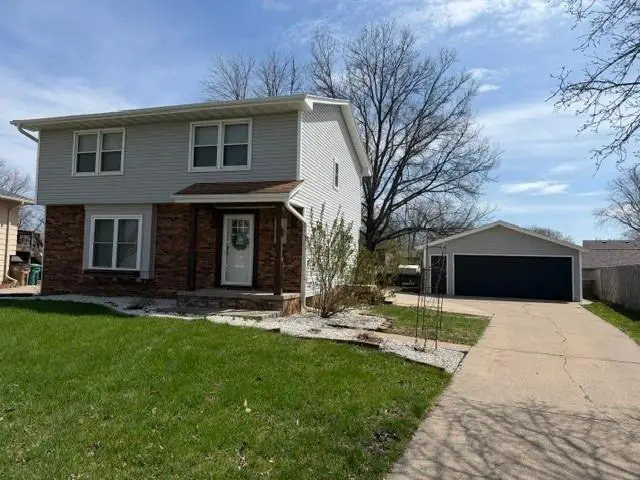 527 Village Court, Altoona, IA 50009 - #1