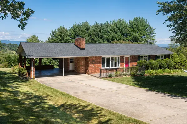 116 Dix Creek Chapel Road, Asheville, NC 28806