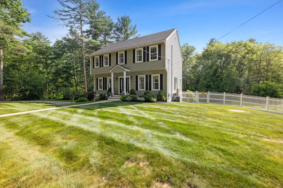 304 Quaker St, Northbridge, MA 01534 - #2