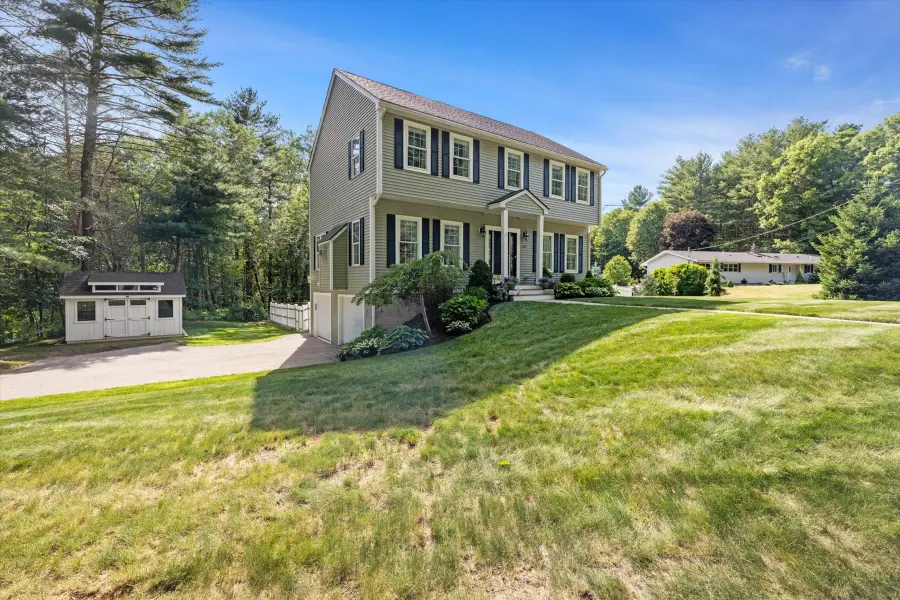 304 Quaker St, Northbridge, MA 01534 - #3